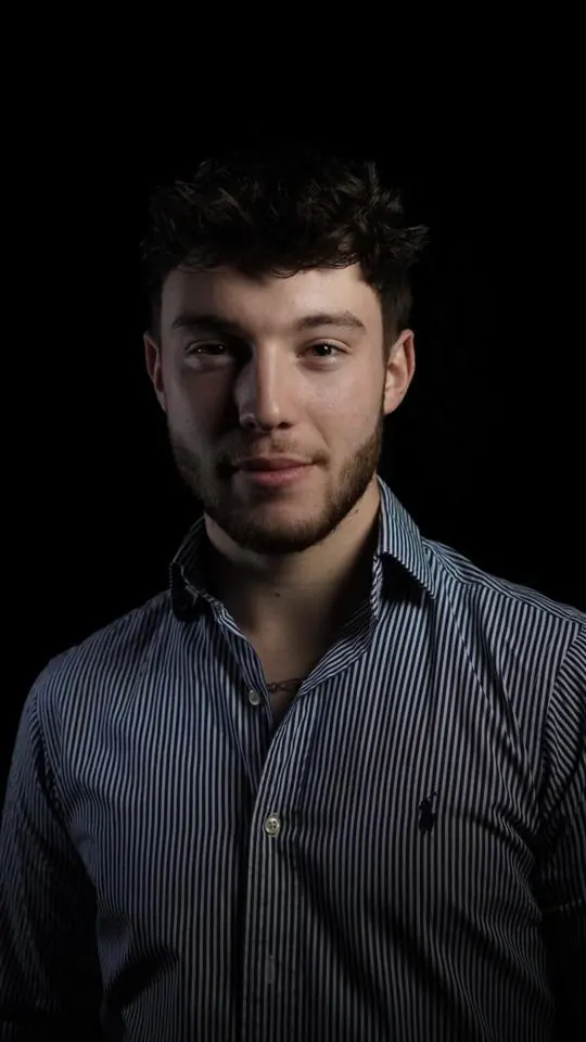 Portrait de Bastien Guilloux, conseiller en gestion de patrimoine indépendant à Gex